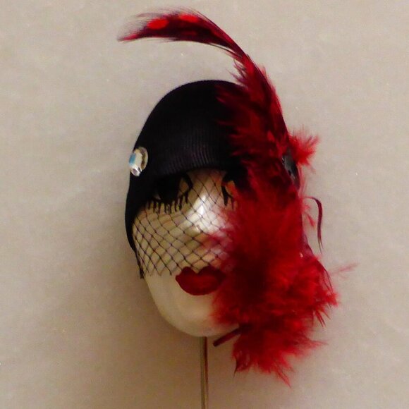 Beautiful Vintage Flapper Stick Pin Brooch 1970s Collectible, Handpainted French - Picture 3 of 9